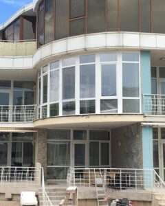 Балкон француз металлопластиковые окна Aluplast 70 мм фурнитура Maco (Австрия) ручки Hoppe (Германия)