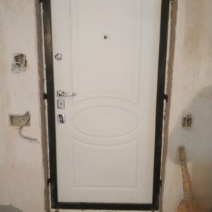 Дверь входная под заказ. Скрытые крепления наличников. Ночная задвижка 2