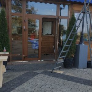 Двери и окна в золотом дубе